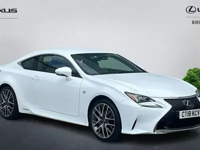 Begagnad Lexus RC300h Sport Line 223 HK (164 kW) 2018 Sportkupé
