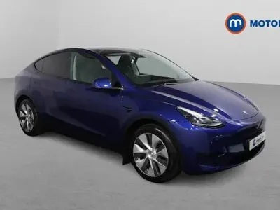Begagnad Tesla Model Y RWD 219 kW (299 HK) 2024 Blå SUV