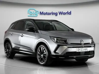 Used Vauxhall Grandland X S 130 HP (95 kW) 2023 Grey SUV