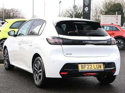Used Peugeot 208 Allure Premium 101 HP (74 kW) 2022 White Hatchback
