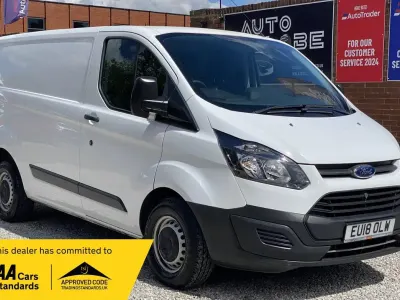 Used Ford Transit Custom 105 HP (77 kW) 2018 White Van