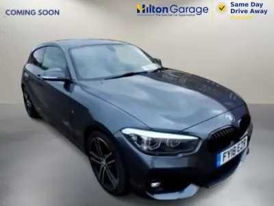 Begagnad BMW 118 Efficient Dynamics 2018 Grå Halvkombi