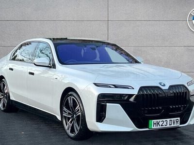 BMW i7
