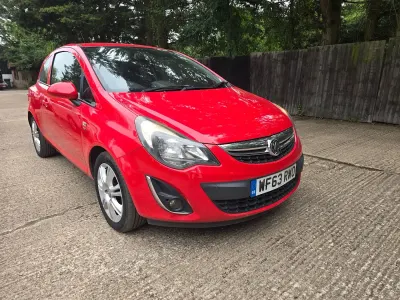 Used Vauxhall Corsa 73 HP (53 kW) 2013 Red Hatchback