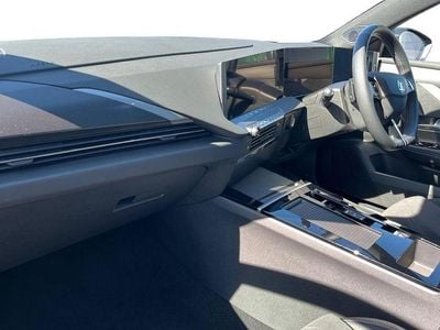 Used Vauxhall Astra Ultimate 178 HP (130 kW) 2024 Grey Estate