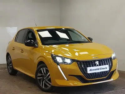 Used Peugeot 208 Active+ 100 HP (73 kW) 2023 Yellow Hatchback