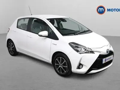 Used Toyota Yaris Hybrid 101 HP (74 kW) 2019 White Hatchback