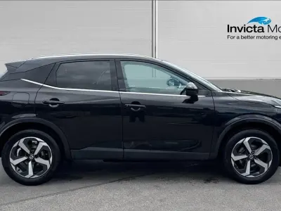 Used Nissan Qashqai 360º 158 HP (116 kW) 2022 Midnight black metallic SUV