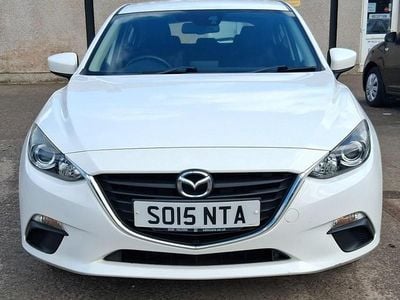 Used Mazda 3 100 HP (73 kW) 2015 White Hatchback