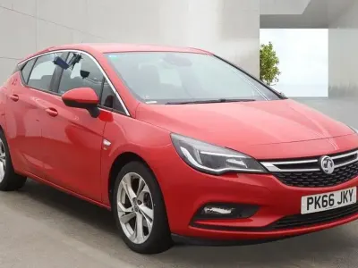 Used Vauxhall Astra SRi 150 HP (110 kW) 2016 Red Hatchback