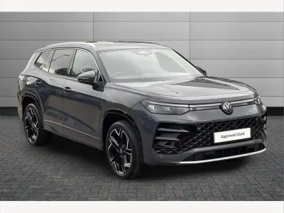 Usado VW Tayron R-line 150 HP (110 kW) 2026 Cinzento SUV