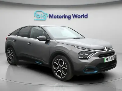 Begagnad Citroën e-C4 Shine 100 kW (136 HK) 2021 Halvkombi