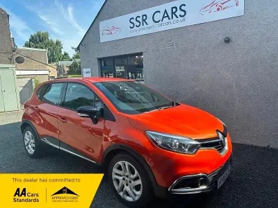 Used Renault Captur Dynamique 90 HP (66 kW) 2016 Orange SUV