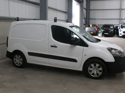 Begagnad Peugeot Partner 2018 Vit