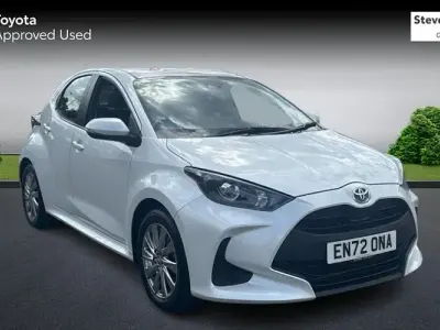 Used Toyota Yaris 116 HP (85 kW) 2023 White Hatchback