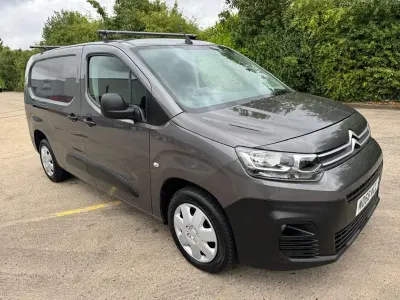 Used Citroën Berlingo Start 100 HP (73 kW) 2019 Grey MPV