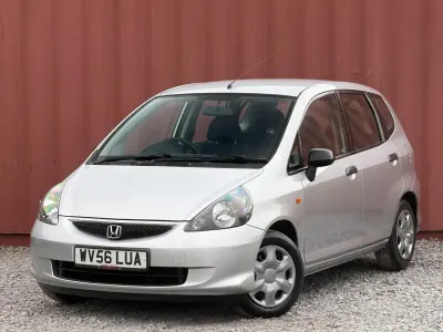 Used Honda Jazz S 78 HP (57 kW) 2006 Silver Hatchback