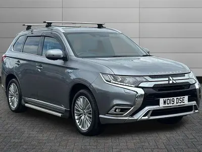 Used Mitsubishi Outlander P-HEV 177 HP (130 kW) 2019 Granite brown SUV