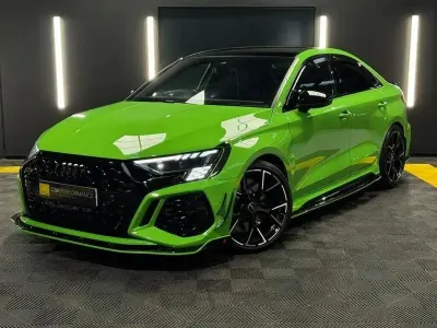Begagnad Audi RS3 Performance 400 HK (294 kW) 2022 Grön Sedan