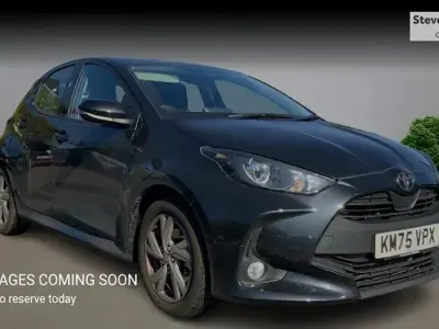 Usado Toyota Yaris Hybrid 116 HP (85 kW) 2026 Citadino