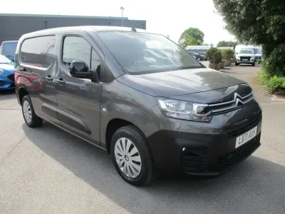 Used Citroën Berlingo 100 HP (73 kW) 2021 Grey MPV