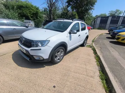 Used Dacia Sandero Lauréate 90 HP (66 kW) 2017 White Hatchback