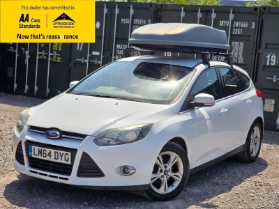 Used Ford Focus Zetec 125 HP (91 kW) 2014 White Hatchback