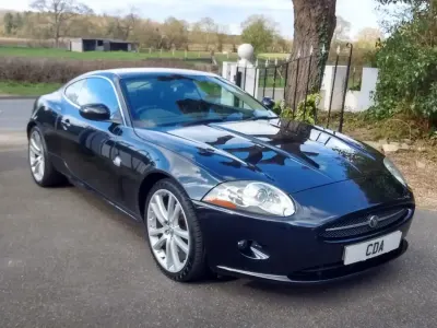 Używany Jaguar XK 300 KM (220 kW) 2007 Czarny Coupe
