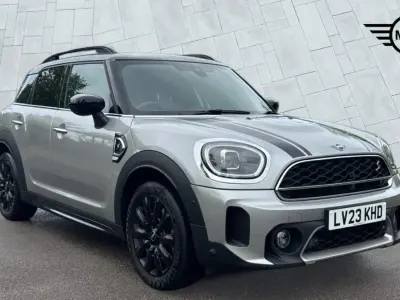 Usado Mini Cooper S Comfort 2023 Plateado Utilitario