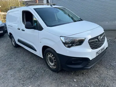 Used Vauxhall Combo Edition 100 HP (73 kW) 2021 White MPV