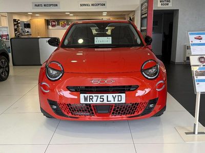 New Fiat 600 S 134 HP (98 kW) 2025 Orange SUV