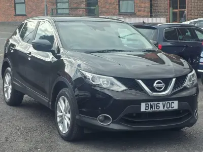 Usado Nissan Qashqai Acenta 110 HP (80 kW) 2016 Preto SUV