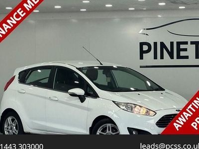 Used Ford Fiesta Zetec 82 HP (60 kW) 2013 White Hatchback