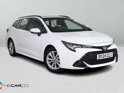 Used Toyota Corolla 140 HP (102 kW) 2024 White Estate