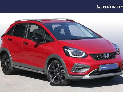 Begagnad Honda Jazz Advance 122 HK (89 kW) 2025 Röd Halvkombi