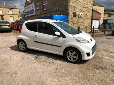 Used Peugeot 107 Sportium 68 HP (50 kW) 2011 White Hatchback