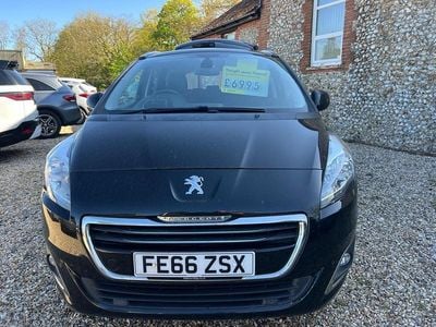 Usado Peugeot 5008 Allure 120 HP (88 kW) 2016 Preto Monovolume