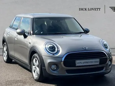 Używany Mini Cooper Classic 134 KM (98 kW) 2018 Srebrny Hatchback