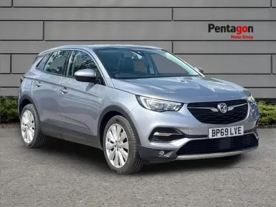 Begagnad Vauxhall Grandland X Elite 130 HK (95 kW) 2019 Grå SUV
