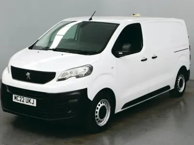 Gebraucht Peugeot Expert Premium 100 PS (73 kW) 2022 Weiß Van