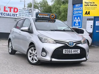 Used Toyota Yaris Hybrid Sport 2015 Silver Hatchback