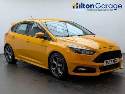 Used Ford Focus ST 185 HP (136 kW) 2017 Yellow Hatchback