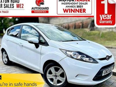 Used Ford Fiesta 70 HP (51 kW) 2013 White Hatchback