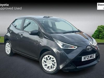 Begagnad Toyota Aygo X-play 72 HK (52 kW) 2021 Halvkombi