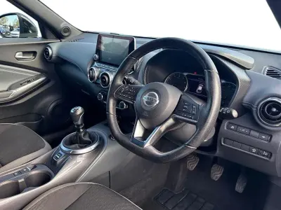 Used Nissan Juke N-Connecta 114 HP (83 kW) 2021 Silver SUV