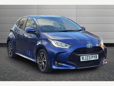 Used Toyota Yaris Hybrid Design 116 HP (85 kW) 2023 Blue Hatchback