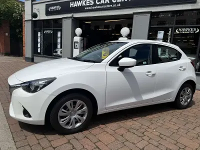 Used Mazda 2 75 HP (55 kW) 2016 White Hatchback