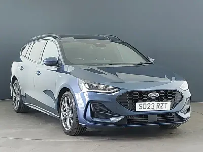 Gebraucht Ford Focus ST-Line 155 PS (114 kW) 2023 Blau Kombi