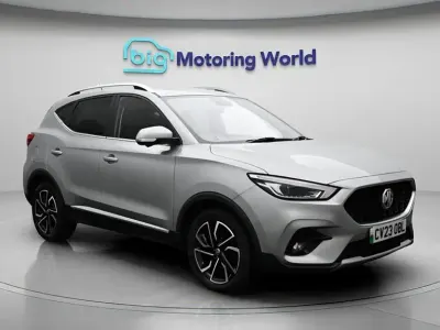 Usado MG ZS 2023 Plateado SUV