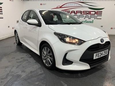 White Used 2024 Toyota Yaris Hybrid Hatchback | £15,299 (Good price)